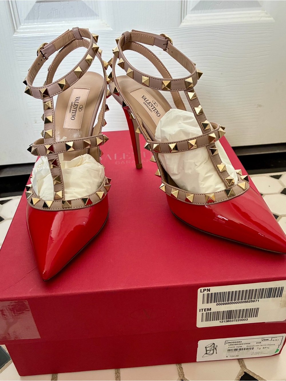 NIB Valentino Garavani True Red Patent Leather Rock Stud Stiletto Heels
